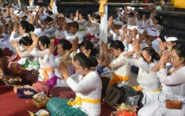 Beda Posisi Cakupan Tangan Sembahyang, Beda Tujuan, Ini