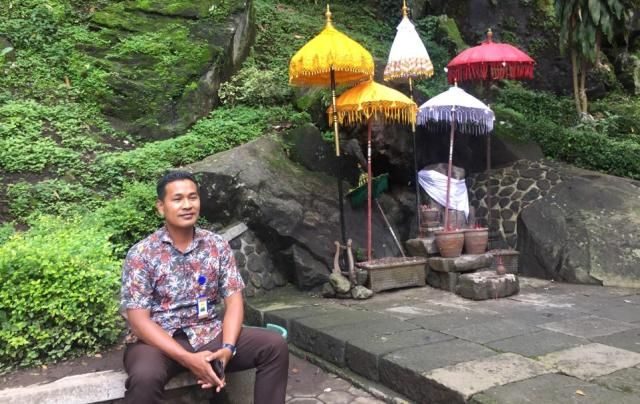 Mohaimin, juru rawat Candi Jolotundo. Airnya Terbaik Kedua di Dunia, Bikin Kulit Glowing Jika Rutin Berendam