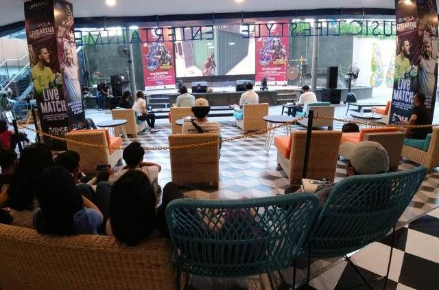 DIGANDRUNGI : E-Sport saat ini bukan sekadar bermain game elektronik biasa dan dipakai menghabiskan waktu di tengah kebosanan. Namun, dengan dikelola secara terorganisir dan profesional, E-Sport bisa Jadi Cabor Prestasi KONI, Peminat E-Sport Makin Membludak