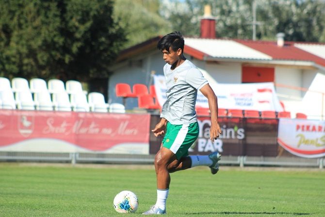 Stiker Bali United dan Timnas U-19 Irfan Jauhari bali united, liga 1, komang tri, irfan jauhari, libur latihan, timnas indonesia u-19, kroasia, pemain asing, pulang kampung