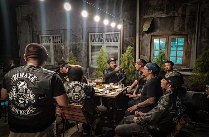 Anak motor Dewata Rockers MG Bali yang tergabung dalam Bold Riders Bali saat dalam sebuah kegiatan belum lama ini di Bali. motor custom, banjir peminat, dewata rokers mg, chapter lombok, chapter jember