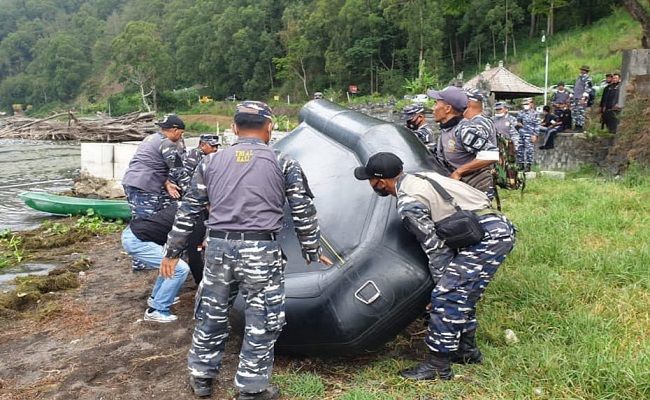 Evakuasi Korban di Kintamani, Lanal Denpasar Kirim Personil dan Sekoci Evakuasi Korban di Kintamani, Lanal Denpasar Kirim Personil dan Sekoci