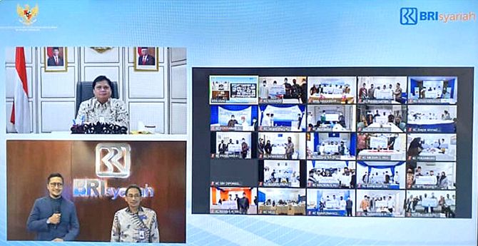 VIA ZOOM: Menteri Koordinator Perekonomian Airlangga Hartarto dan Direktur Bisnis Komersil BRI Syariah Kokok Alun Akbar saat memberikan arahan dalam peluncuran program Sinergi Implementasi Ekosistem P VIA ZOOM: Menteri Koordinator Perekonomian Airlangga Hartarto dan Direktur Bisnis Komersil BRI Syariah Kokok Alun Akbar saat memberikan arahan dalam peluncuran program Sinergi Implementasi Ekosistem P