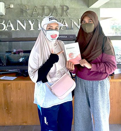 SMP 3 MUHAMADIYAH: Dharinda Razkian Fifa Syalsabila siap mengirimkan karya terbaiknya dalam lomba pentigraf. SMP 3 MUHAMADIYAH: Dharinda Razkian Fifa Syalsabila siap mengirimkan karya terbaiknya dalam lomba pentigraf.