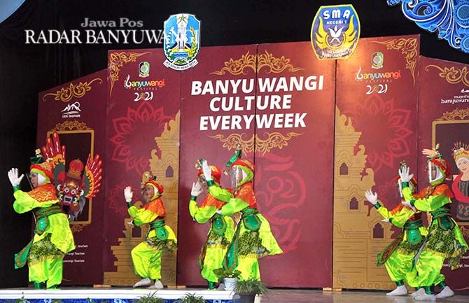 HADRAH: Tari Kundaran Cilik persembahan Korwil Glagah. HADRAH: Tari Kundaran Cilik persembahan Korwil Glagah.