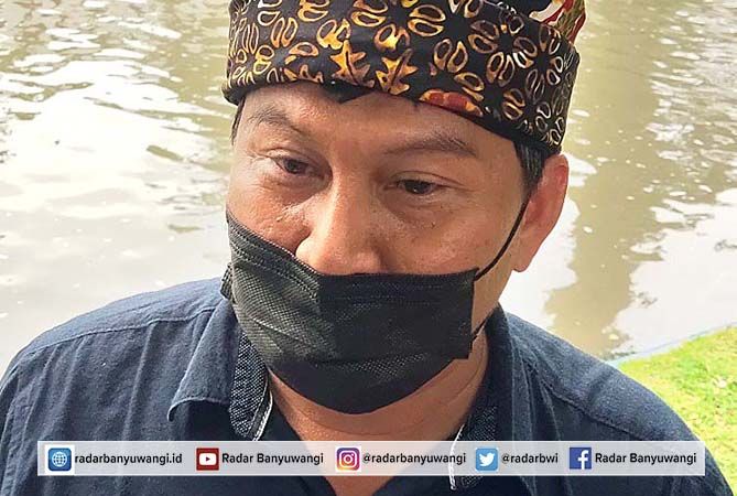 Suryono Bintang Samudra, Kepala Bidang Perikanan Tangkap, Dinas Perikanan Banyuwangi. Suryono Bintang Samudra, Kepala Bidang Perikanan Tangkap, Dinas Perikanan Banyuwangi.