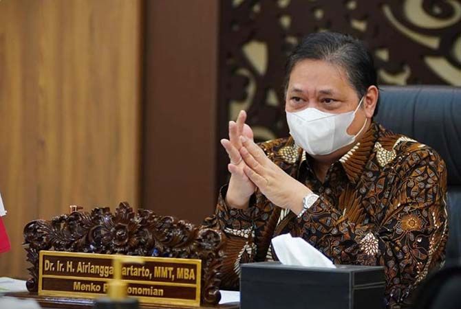 Airlangga Hartarto, Menteri Koordinator Bidang Perekonomian sekaligus sebagai Ketua Komite Penanganan Covid-19 dan Pemulihan Ekonomi Nasional. Airlangga Hartarto, Menteri Koordinator Bidang Perekonomian sekaligus sebagai Ketua Komite Penanganan Covid-19 dan Pemulihan Ekonomi Nasional.