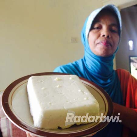 Susu Sapi Diolah Menjadi Permen dan Tahu Susu Sapi Diolah Menjadi Permen dan Tahu