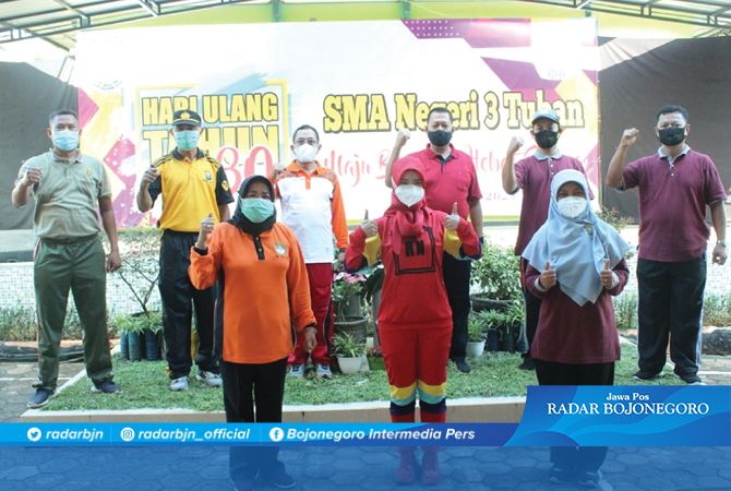 BERSINERGI: SMAN 3 Tuban yang selalu menjalin kordinasi dengan Forkopimda dalam setiap kegiatan untuk memajukan sekolah. BERSINERGI: SMAN 3 Tuban yang selalu menjalin kordinasi dengan Forkopimda dalam setiap kegiatan untuk memajukan sekolah.