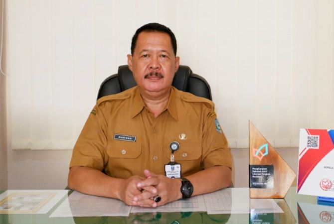 Plt Kepala SMAN 5 Tuban Drs. Nuryono, M.Si Plt Kepala SMAN 5 Tuban Drs. Nuryono, M.Si
