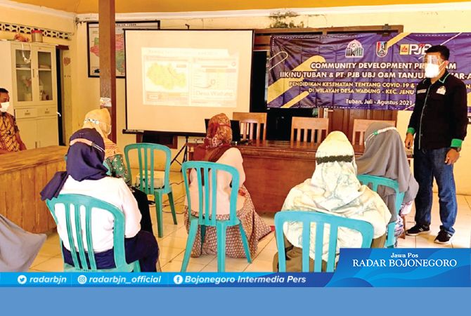 BERBAGI EDUKASI : Berikan pemahaman dan mengajarkan cara menanggulangi bahaya virus Covid-19 kepada tokoh masyarakat, tokoh agama, kader kesehatan, serta pemuda desa. BERBAGI EDUKASI : Berikan pemahaman dan mengajarkan cara menanggulangi bahaya virus Covid-19 kepada tokoh masyarakat, tokoh agama, kader kesehatan, serta pemuda desa.