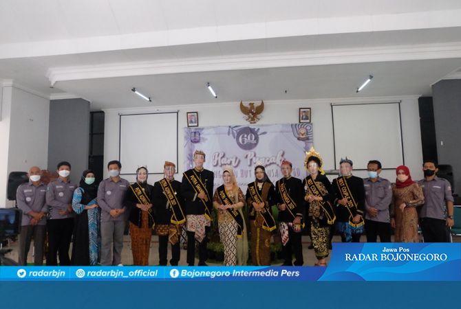 SELAMAT DAN SUKSES: Para pemenang lomba HUT ke-60 SMANSA Tuban tingkat internal sekolah. SELAMAT DAN SUKSES: Para pemenang lomba HUT ke-60 SMANSA Tuban tingkat internal sekolah.