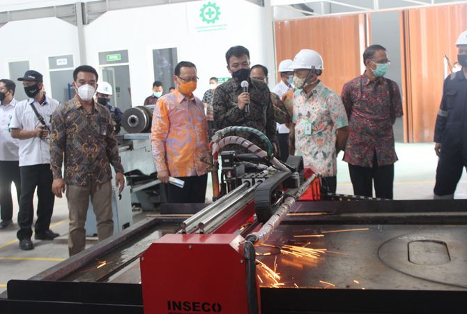 Pengecekan sejumlah alat dan mesin di PG Djombang Baru. Pengecekan sejumlah alat dan mesin di PG Djombang Baru.