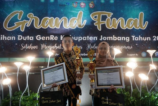 BERPRESTASI: Siswi SMAN Kabuh Dirnanda Deitasari, juara 1 pemilihan Duta Genre Jombang dan akan maju ke tingkat Provinsi Jatim. BERPRESTASI: Siswi SMAN Kabuh Dirnanda Deitasari, juara 1 pemilihan Duta Genre Jombang dan akan maju ke tingkat Provinsi Jatim.