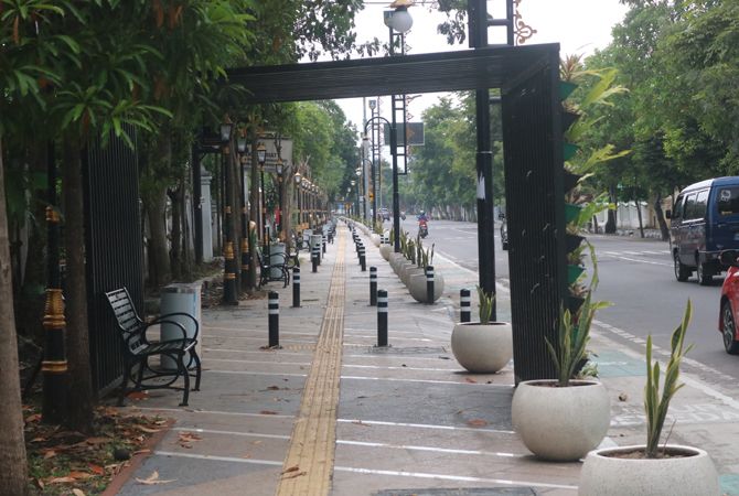 Jalan KH Wahid Hasyim Terlihat Cantik Jalan KH Wahid Hasyim Terlihat Cantik