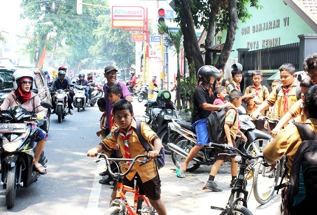 seragam sekolah