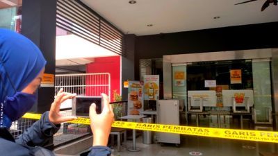 MASIH TUTUP: Gerai McD Kediri. McD BTS Meal