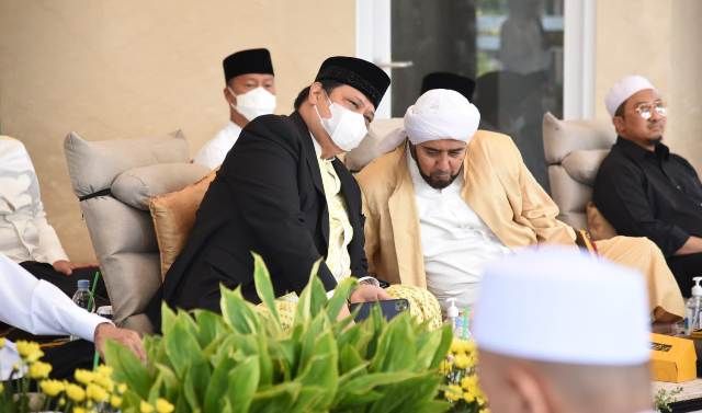 Gelar Maulid Nabi, Airlangga Minta Doa Ulama Hadapi Pemilu 2024 Gelar Maulid Nabi, Airlangga Minta Doa Ulama Hadapi Pemilu 2024