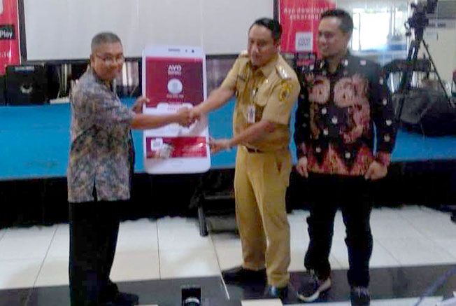 CANGGIH: Wabup Pati Saiful Arifin (dua dari kanan) melaunching aplikasi Ayo SRC di Plaza Pragola Pati baru-baru ini. CANGGIH: Wabup Pati Saiful Arifin (dua dari kanan) melaunching aplikasi Ayo SRC di Plaza Pragola Pati baru-baru ini.