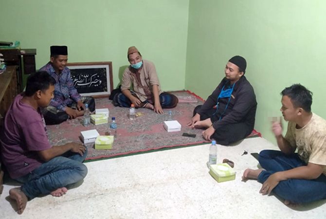 TURUN LANGSUNG: Anggota DPRD Kudus Abdul Basyidh Shidqul Wafa saat menyerap aspirasi warga. TURUN LANGSUNG: Anggota DPRD Kudus Abdul Basyidh Shidqul Wafa saat menyerap aspirasi warga.