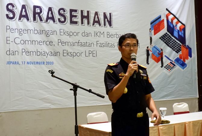 TUMBUHKAN EKONOMI: Bea Cukai Kudus bersama Disperindag Kabupaten Jepara serta LPEI menggelar sarasehan pengembangan ekspor dan IKM pada Selasa (17/11) lalu. TUMBUHKAN EKONOMI: Bea Cukai Kudus bersama Disperindag Kabupaten Jepara serta LPEI menggelar sarasehan pengembangan ekspor dan IKM pada Selasa (17/11) lalu.