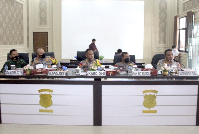 SIAP SIAGA: Kegiatan paparan potensi kerawanan pilkades serentak Polres Pati. SIAP SIAGA: Kegiatan paparan potensi kerawanan pilkades serentak Polres Pati.