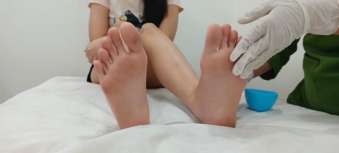 SEHAT: Pemakaian pelembab kaki dapat menurunkan risiko kulit kering terutama saat cuaca tak menentu. SEHAT: Pemakaian pelembab kaki dapat menurunkan risiko kulit kering terutama saat cuaca tak menentu.