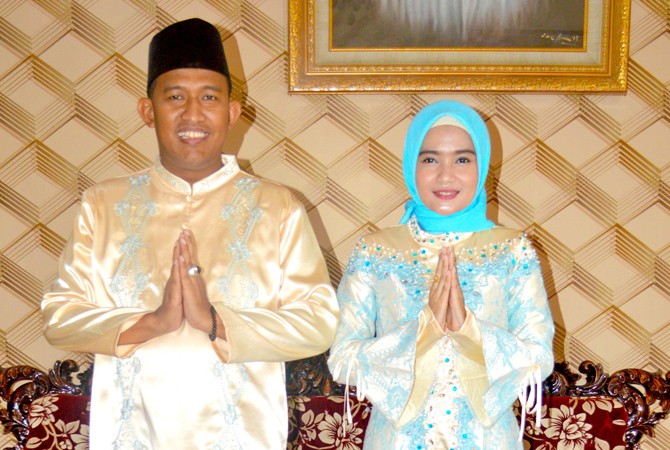 LAHIR BATIN: Wakil Bupati Sumenep Achmad Fauzi beserta istri Nia Kurnia Fauzi. LAHIR BATIN: Wakil Bupati Sumenep Achmad Fauzi beserta istri Nia Kurnia Fauzi.