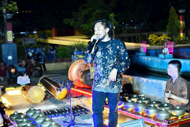 Arham Kenalkan Kekayaan Musik Gamelan Kontemporer di Madura Arham Kenalkan Kekayaan Musik Gamelan Kontemporer di Madura