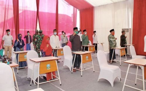 UNTUK BANGSA: Kegiatan MTQ XIV Kapolda Jatim Cup 2021 di Desa Sen Asen, Kecamatan Konang, Bangkalan, Senin (11/1). UNTUK BANGSA: Kegiatan MTQ XIV Kapolda Jatim Cup 2021 di Desa Sen Asen, Kecamatan Konang, Bangkalan, Senin (11/1).