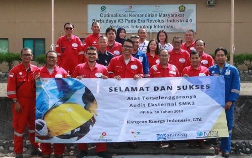 KOMPAK: Foto bersama usai pelaksanaan audit eksternal SMK3 Kangean Energy Indonesia Ltd (KEI). KOMPAK: Foto bersama usai pelaksanaan audit eksternal SMK3 Kangean Energy Indonesia Ltd (KEI).