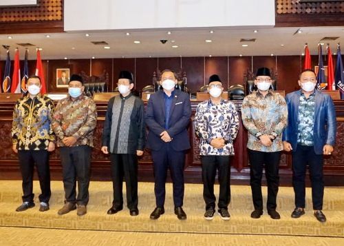 Bupati Ra Latif Hadiri Seminar Nasional Bupati Ra Latif Hadiri Seminar Nasional
