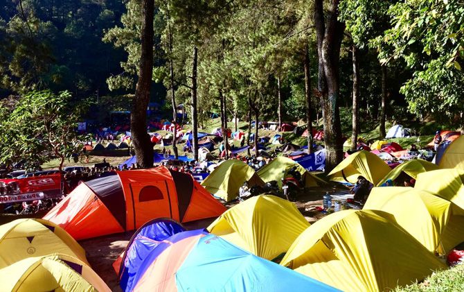 Camp ground sangat cocok dipakai keluarga untuk menghabiskan akhir pekan di pegunungan. jawaposradarmojokerto