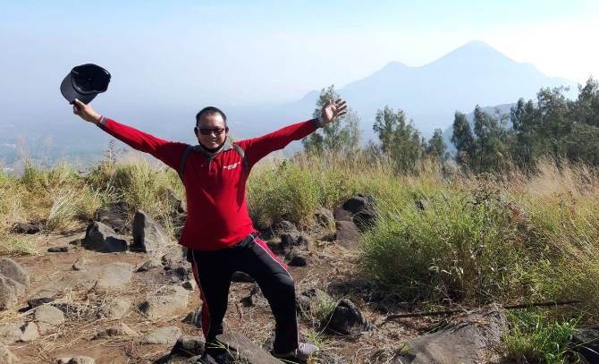 POTENSI: Amat Susilo di puncak Puthuk Siwur jawaposradarmojokerto