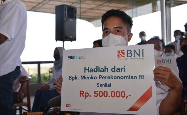 Menko Airlangga Semangati Penerima Kartu Prakerja di Provinsi NTB Menko Airlangga Semangati Penerima Kartu Prakerja di Provinsi NTB