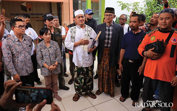 Pasangan bakal calon wali kota-wakil wali kota Surakarta jalur independen Muhammad Ali-Achmad Abu Jazid Pasangan bakal calon wali kota-wakil wali kota Surakarta jalur independen Muhammad Ali-Achmad Abu Jazid