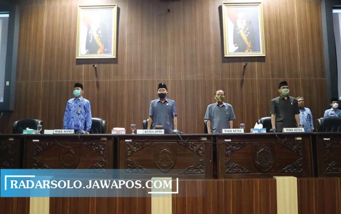 BERMASKER: Anggota DPRD Kabupaten Sragen ikuti sidang paripurna, 19 Juni. BERMASKER: Anggota DPRD Kabupaten Sragen ikuti sidang paripurna, 19 Juni.