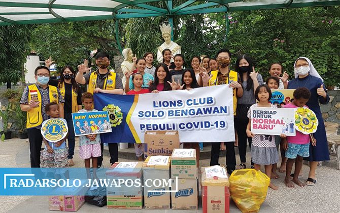 Bantuan sembako dari LCSB untuk Panti Asuhan Karuna, beberapa waktu lalu. Bantuan sembako dari LCSB untuk Panti Asuhan Karuna, beberapa waktu lalu.