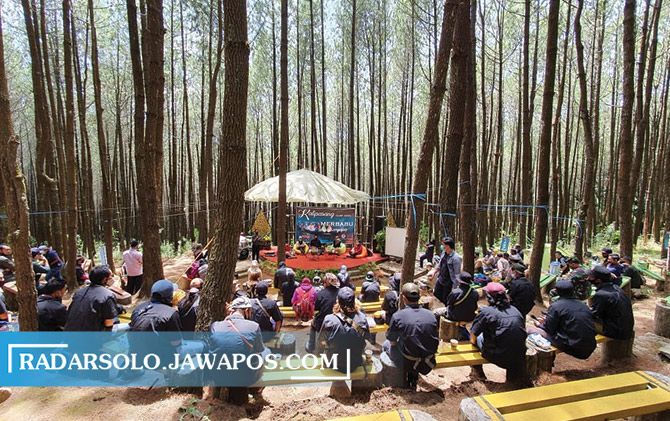 Wisata alam Kalipasang di Dusun Krengkeng, Getasan, Semarang. Wisata alam Kalipasang di Dusun Krengkeng, Getasan, Semarang.