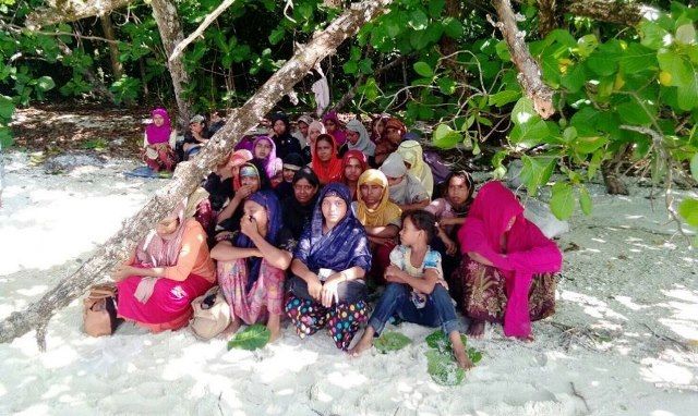 BUTUH BANTUAN: Pengungsi Rohingya yang didominasi wanita dan anak-anak. BUTUH BANTUAN: Pengungsi Rohingya yang didominasi wanita dan anak-anak.