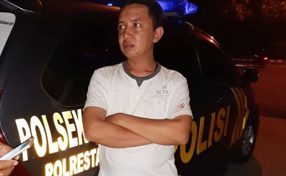 BERULAH: Pelaku Suryo Yuli Anggoro dimintai keterangan polisi. KABUR HANCUR: Pelaku Suryo Yuli Anggoro dimintai keterangan polisi.