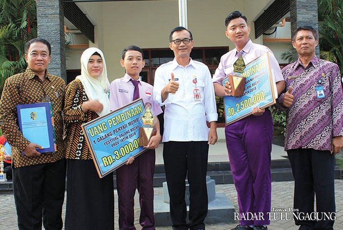 Piala Siswa Berprestasi / Smp frater parepare sulawesi