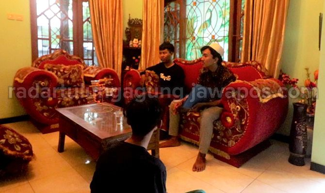 GERAK CEPAT: Salah satu adegan yang diperagakan Tim MAN 1 Blitar. GERAK CEPAT: Salah satu adegan yang diperagakan Tim MAN 1 Blitar.