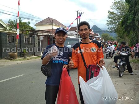 AKTIF IKUTI GIAT BERSIH-BERSIH SAMPAH PLASTIK AKTIF IKUTI GIAT BERSIH-BERSIH SAMPAH PLASTIK