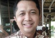Rela Antre Sejak Subuh Demi Tukar Uang Baru