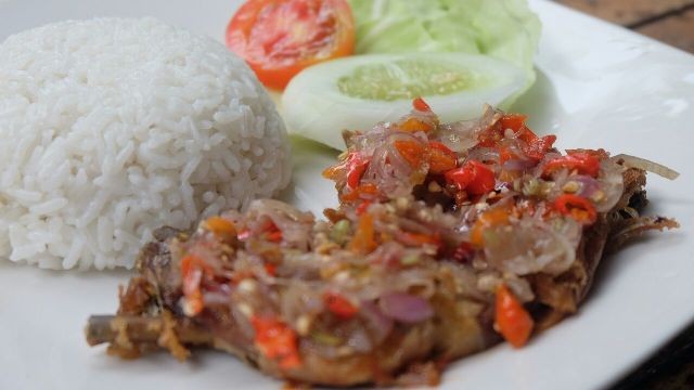 101 Gambar Ayam Geprek Sambal Matah 101 Gambar Ayam Geprek Sambal Matah