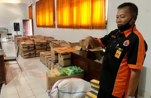 Aparat Desa dan Kelurahan di Buleleng Digelontor APD Lengkap
