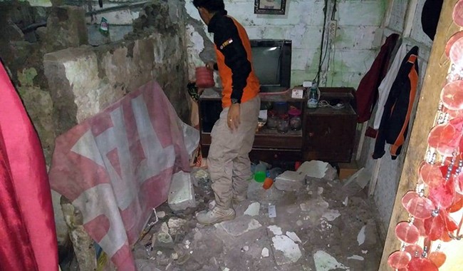 Mimih Panik Gempa Situbondo Ibu Paro Baya Kabur Bertelanjang Dada