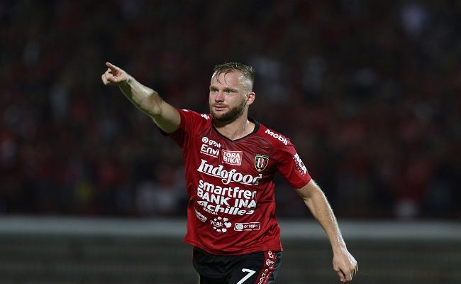 Kontra Tampines, Coach Teco Siapkan Melvin dan Lerby Jadi
