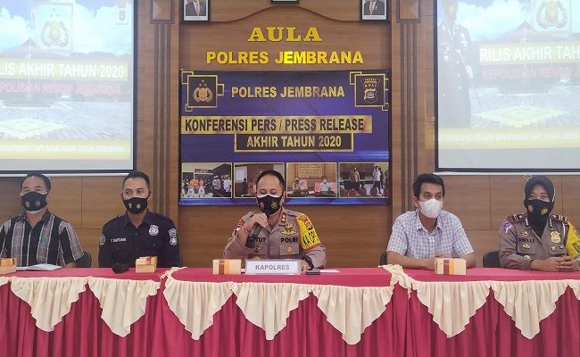 Kapolres Jembrana Klaim Kasus Kriminalitas Turun Sepanjang 2020 Are you see now top 10 dj kau tinggal turun naik turun naik results on the web. kapolres jembrana klaim kasus